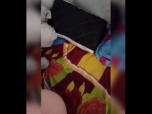 ❤️ Moja sostanovalka ostane sama doma, ker gre njen mož na počitnice, jaz pa izkoristim priložnost, da jo pofukam in ji napolnim rit z mlekom ☑ Slute pri nas ☑